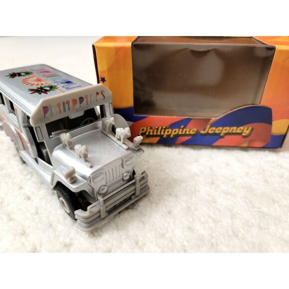NIB Philippine Jeepney Silver Die Cast Pull Back 4" Car - Picture 4 of 5